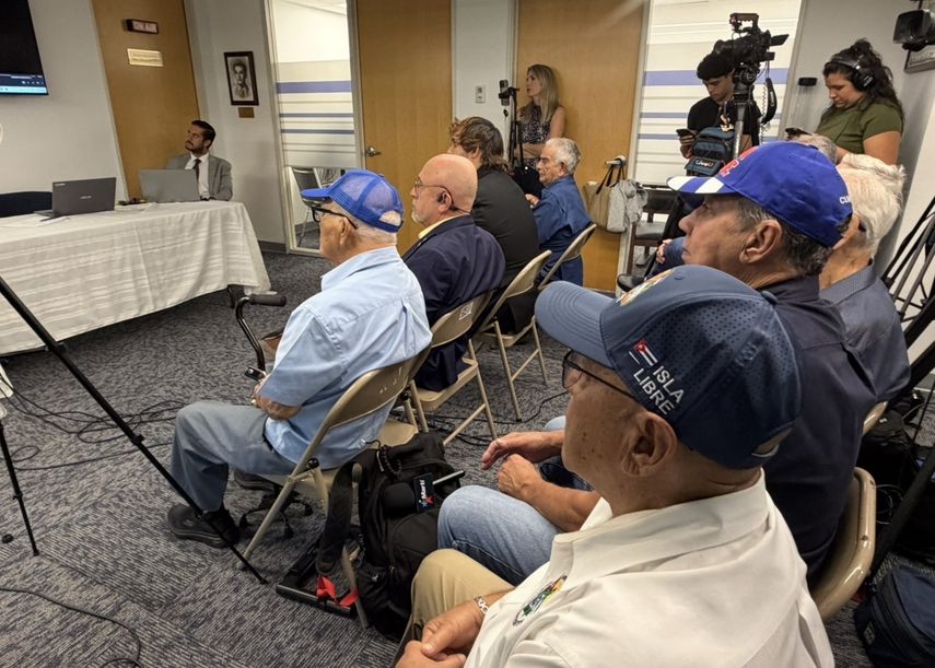El encuentro reunió a representantes del exilio cubano, activistas y defensores de los derechos humanos.