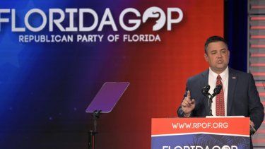 El presidente del Partido Republicano en Florida, Christian Ziegler, se dirige a los presentes en la Cumbre por la Libertad efectuada por el partido en el estado, el 4 de noviembre de 2023, en Kissimmee, Florida.&nbsp;