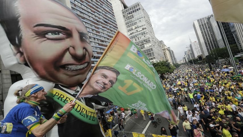 Seguidores del candidato ultraderechista Jair Bolsonaro participaron en acto en su apoyo en Sao Paulo.