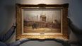 Personal de Sothebys expone “Escena callejera en Montmartre” de Vincent van Gogh el jueves 25 de febrero de 2021 en la casa de subastas en París.&nbsp;