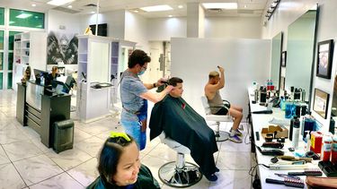 Vista parcial del moderno salón AXtreme Hair Style, en Miami. Vista parcial del moderno salón AXtreme Hair Style, en Miami.