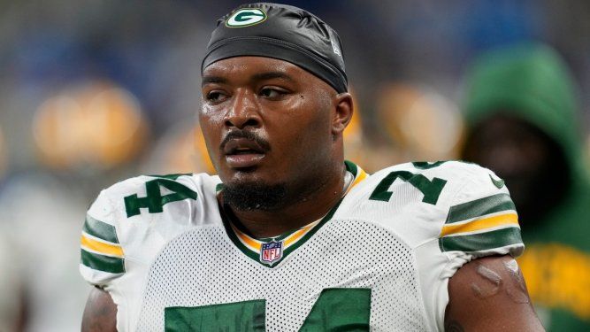 El liniero ofensivo, Elgton Jenkins, de los Packers de Green Bay, en un partido ante los Lions, en Detroit, el domingo 6 de noviembre de 2022.