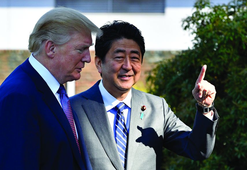 Donald Trump y el premier nipón, Shinzo Abe, realizaron un encuentro formal a puertas cerradas, luego de disputar una ronda de golf en un exclusivo club.