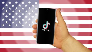 El presidente Joe Biden firmó una ley que busca prohibir el uso de TikTok en EEUU.