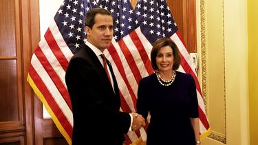 La l&iacute;der de la C&aacute;mara de Representantes, la dem&oacute;crata Nancy Pelosi, recibi&oacute; al presidente encargado de Venezuela, Juan Guaid&oacute;, el 6 de febrero de 2020.&nbsp;