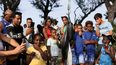 La gente observa los peces capturados durante el torneo local de pesca de marlin de Hemingway en Cojimar, Cuba, el domingo 5 de mayo de 2024. Los residentes de Cojimar, el pueblo pesquero donde vivía el autor, todavía recuerdan al ilustre residente y celebran la ocasión con una fiesta callejera y pesca.&nbsp;