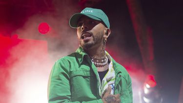 Rauw Alejandro durante un concierto en The Oasis, en Miami, el 8 de mayo.