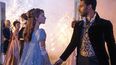 En esta imagen difundida por Netflix, Phoebe Dynevor, a la izquierda, y Rege-Jean Page en una escena de Bridgerton. DIARIO LAS AMÉRICAS comparte algunos estrenos que estarán disponibles en Netflix, HBO Max y Amazon Prime Vídeo.