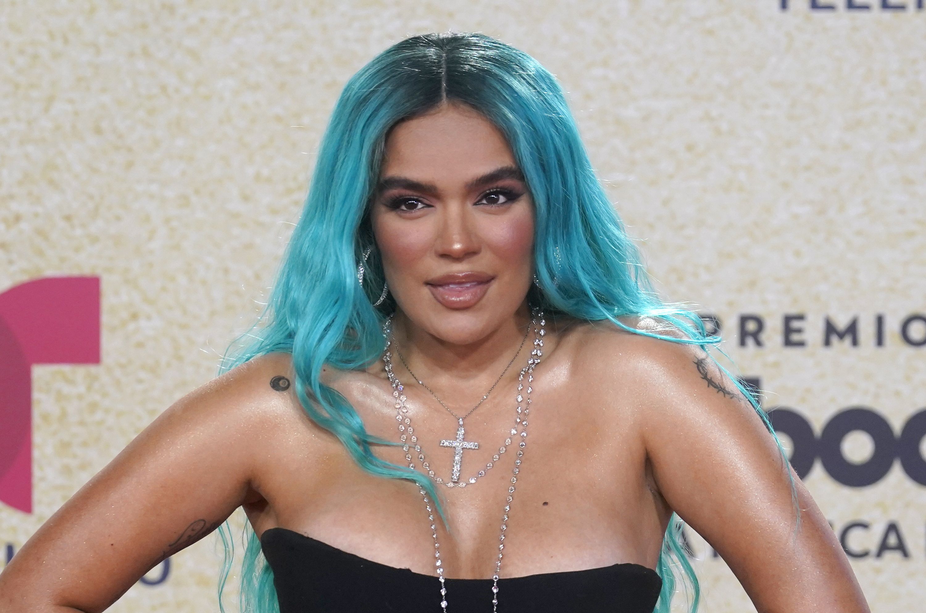 Karol G llega a la ceremonia de los Premios Billboard de la Música Latina el jueves 23 de septiembre de 2021 en Coral Gables, Florida. Karol G llega a la ceremonia de los Premios Billboard de la Música Latina el jueves 23 de septiembre de 2021 en Coral Gables, Florida.