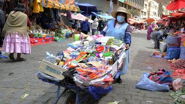Imagen de un mercado tradicional en La Paz, Bolivia.