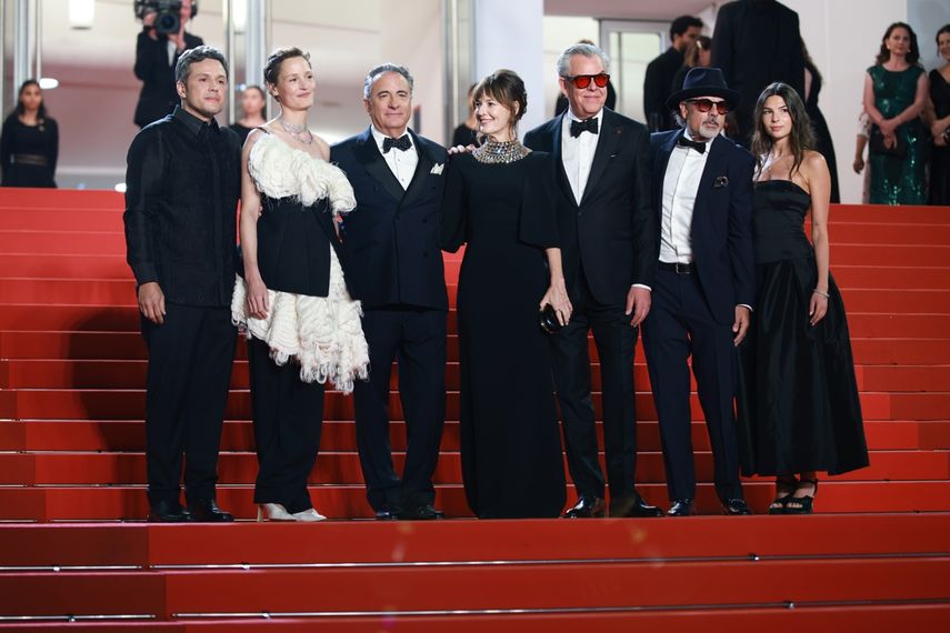 Paul Soriano, Vicky Krieps, Andy García, Rosemarie DeWitt, Danny Huston, Jai Stefan y Sofia Stefan asisten al estreno de Diamond durante el 79º Festival de Cine de Cannes, en Cannes, Francia, el 19 de mayo de 2026. &nbsp;