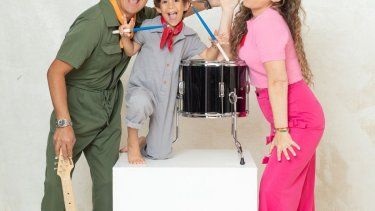 Periko y Jessi León, junto a su hijo Milo.&nbsp;