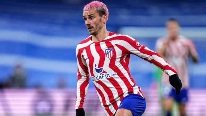 El delantero Antoine Griezmann del Atlético de Madrid durante el partido contra el Real Madrid en la Liga española, el sábado 25 de febrero de 2023.