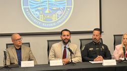Bryan Calvo, alcalde de Hialeah, abre su gabinete a la prensa. Bryan Calvo, alcalde de Hialeah, abre su gabinete a la prensa.