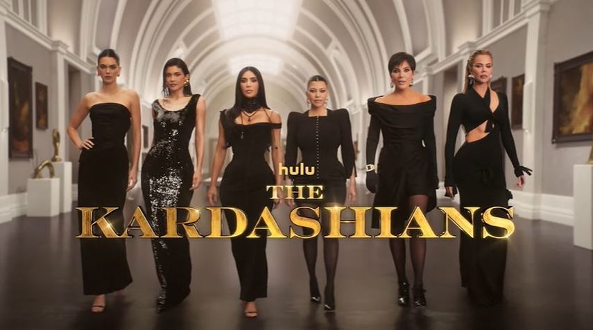 Kim Kardashian, Kourtney Kardashian, Khloe Kardashian, Kylie Jenner y Kendall Jenner, junto a su madre Kris Jenner.