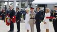 El primer ministro del Reino Unido, Rishi Sunak, el rey Carlos III, la reina Camilla, el presidente francés Emmanuel Macron y su esposa Brigitte Macron asisten a una ceremonia conmemorativa del 80º del Dia D, del desembarco de los aliados en Normandía, en el Memorial Británico de Normandía de la Segunda Guerra Mundial de Ver-sur-Mer, el 6 de junio de 2024.