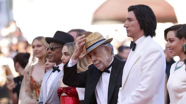 El director Francis Ford Coppola posa a su llegada a la premiere de la película Megalopolis en la 77a edición del Festival de Cine de Cannes, en Francia el jueves 16 de mayo de 2024.&nbsp;