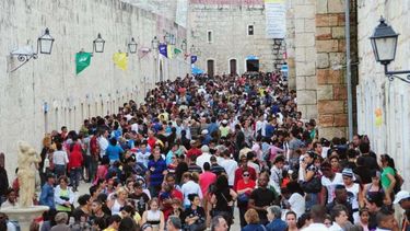 Ciudadanos acuden a La Feria Internacional del Libro de La Habana, Cuba 2015. (CORTESÍA). 