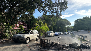 Varias vías han sido temporalmente cerradas en Ciudad de Panamá tras masivas protestas.