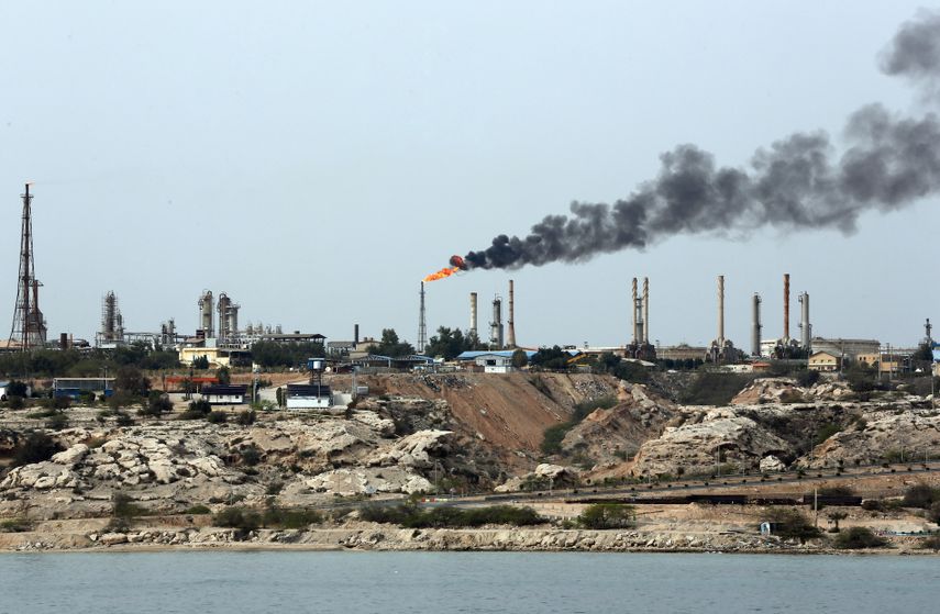 Imagen de archivo de la isla de Jarg. El Ejército iraní aseguró este sábado que destruirá toda la infraestructura petrolera, económica y energética relacionada con Estados Unidos en Oriente Medio si se produce una agresión contra sus propias instalaciones energéticas, después del ataque estadounidense contra la isla iraní de Jarg, corazón de la industria petrolera de la República Islámica.&nbsp;