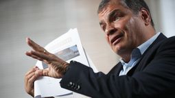 El expresidente ecuatoriano Rafael Correa en entrevista con The Associated Press en Bruselas, el 10 de octubre de 2019.