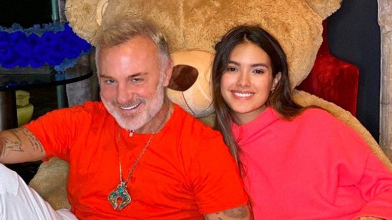 Gianluca Vacchi y Sharon Fonseca.