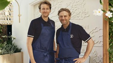 Los chefs Arnaud Donckele y Maxime Frédéric, del restaurante Arnaud Donckele & Maxime Frédéric, de Louis Vuitton.  