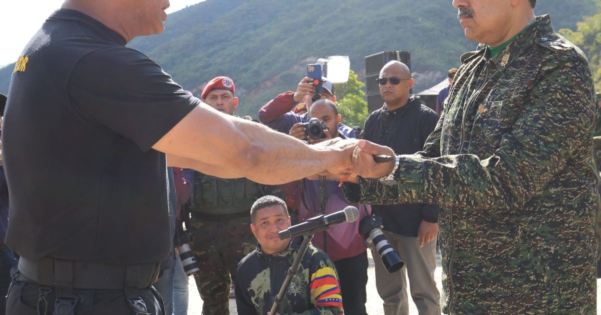 Maduro intensifica su plan de alistamiento tras el despliegue de buques de EEUU en el Caribe