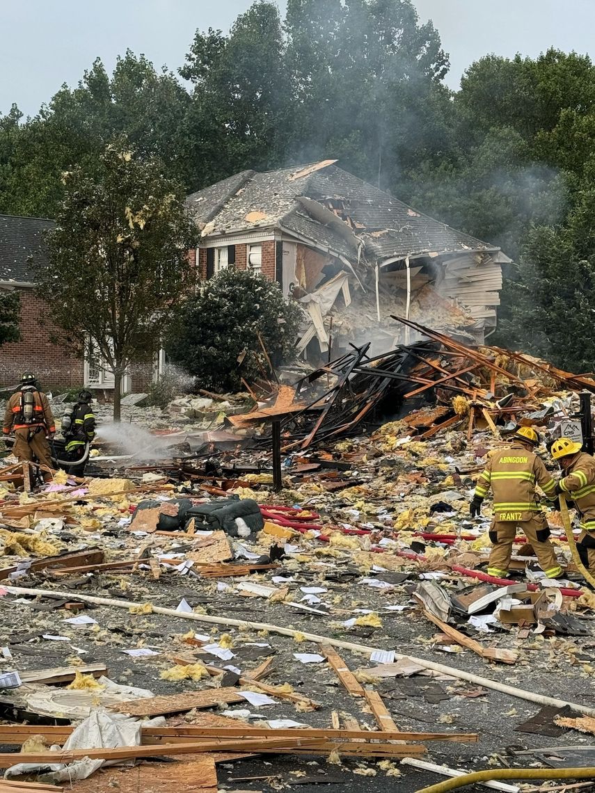 En esta fotografía proporcionada por los bomberos de Joppa Magnolia, se ven los restos de una casa tras una explosión en Harford, Maryland, el domingo 11 de agosto de 2024.&nbsp;