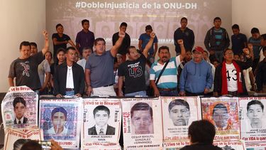 Familiares de los 43 estudiantes de la escuela normalista de Ayotzinapa desaparecidos en el estado de Guerrero, en México.
