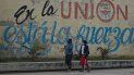 Dos mujeres caminan por una calle de La Habana, el 12 de enero de 2021. Dos mujeres caminan por una calle de La Habana, el 12 de enero de 2021.