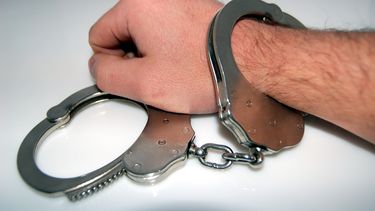 El hombre intentó introducir $58.500 dentro de un amplificador.