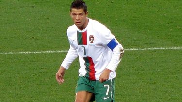 El premio Golden Foot que se concede al mejor futbolista mayor de 28 años. Este año fue para Cristiano.