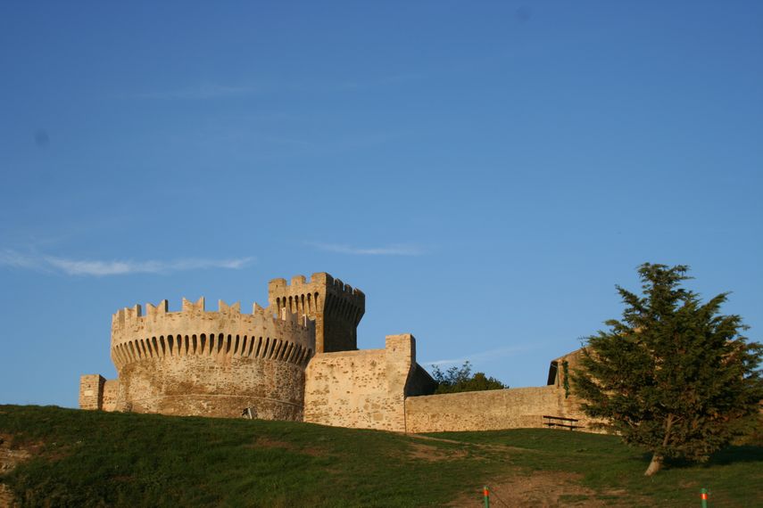 La fortaleza de Populonia es un destino muy elegido por los cicloturista.