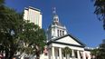 Vista parcial de la fachada del Capitolio en Tallahassee, donde radica el Congreso estatal.