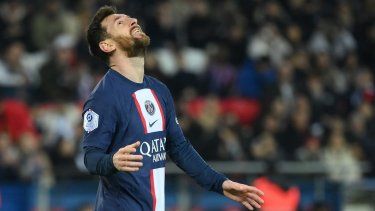 Lionel Messi, jugador del PSG, reacciona durante un encuentro de su conjunto.