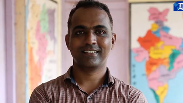 El maestro de India Ranjitsinh Disale ganó el Global Teacher Prize 2020, considerado como el “Nobel de Educación”.