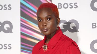 En esta fotografía del 1 de septiembre de 2021 Arlo Parks llega a los premios de GQ a los Hombres del Año en la galería Tate Modern en Londres. La cantautora británica Arlo Parks ganó el 9 de septiembre de 2021 el prestigioso Premio Mercury por su álbum debut “Collapsed in Sunbeams”.&nbsp;