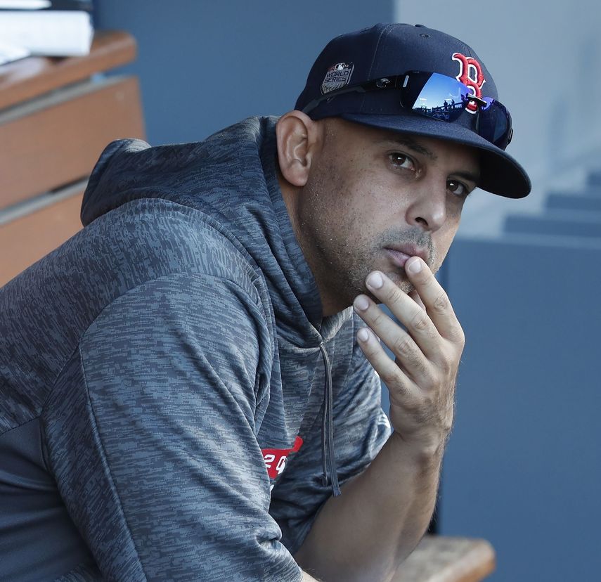 Alex Cora fue seleccionado para dirigir a los Medias Rojas de Boston, después de un paso exitoso como coach de banco del equipo de los Astros de Houston.