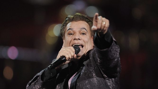 El legendario Juan Gabriel. 