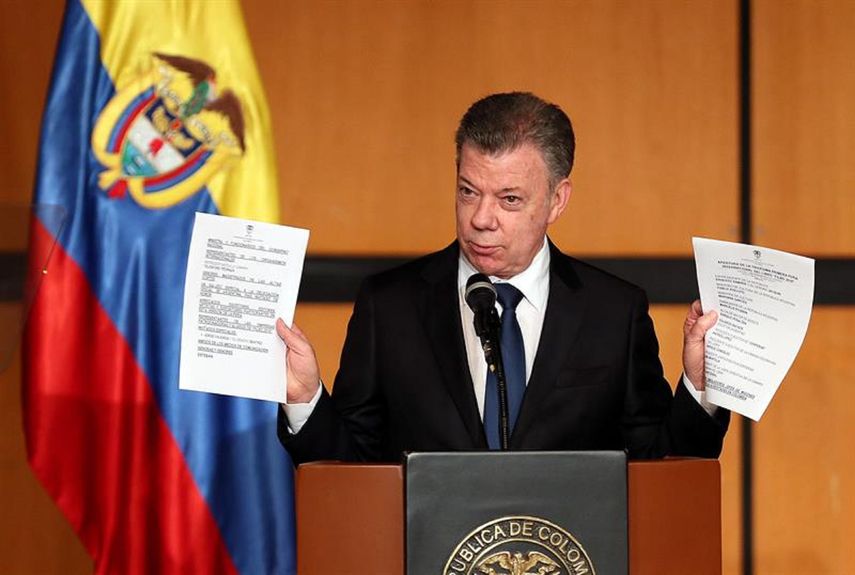 Santos&nbsp;detalló que la misma oferta de Chile la ha recibido de Brasil, Cuba y Noruega, países garantes del proceso de paz con esa guerrilla, grupo del que también hace parte Venezuela.