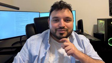 El autor venezolano Carlos Carrasquero.