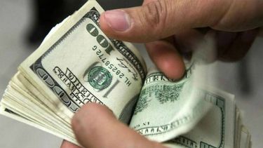 En la década de 1960, los principales ejecutivos recibían un salario cerca de 20 veces más que el de su empleado medio, en 1980 el ratio ascendía a 42 veces y en 1990 a 107 veces.