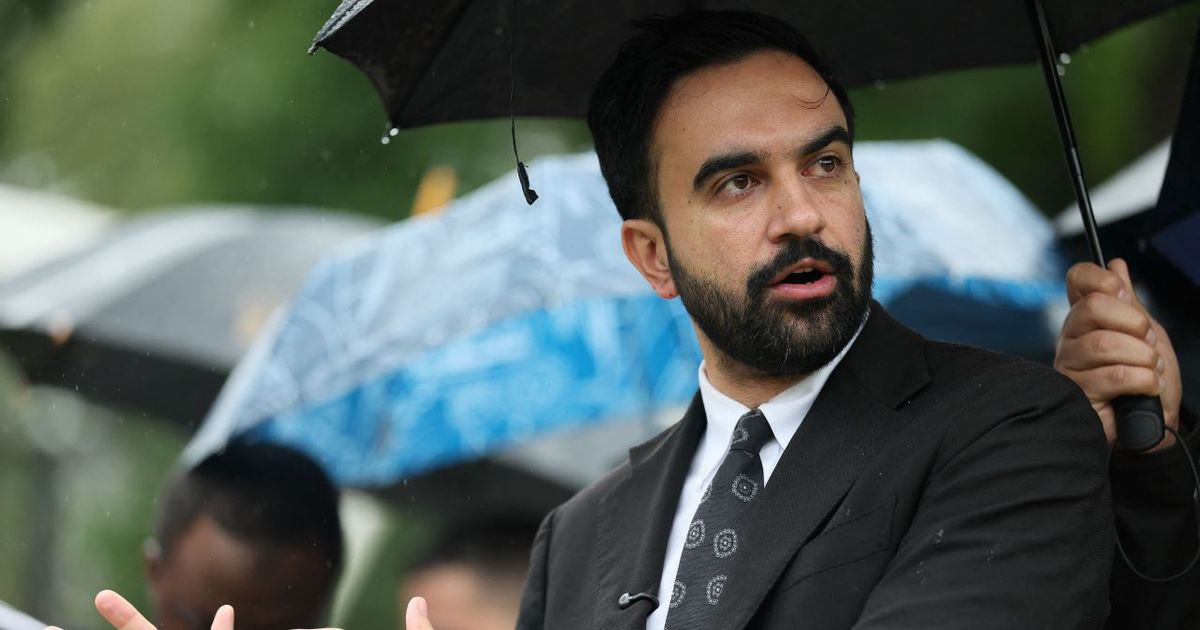 Trump amenaza con quitar fondos a Nueva York tras el apoyo de gobernadora a candidato “comunista”