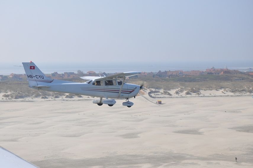 Alana Cutland salt&oacute; el 25 de julio de una aeronave Cessna C168, similar a la de la foto.