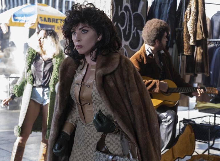 En esta imagen difundida por MGM, Lady Gaga como Patrizia Reggiani en una escena de 