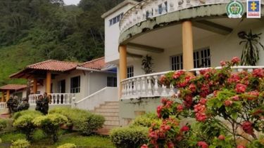 La Fiscalía General de Colombia decomisó 202 bienes inmuebles pertenecientes a Pedro Nel Rincón, extraditado a EEUU por delitos de narcotráfico.