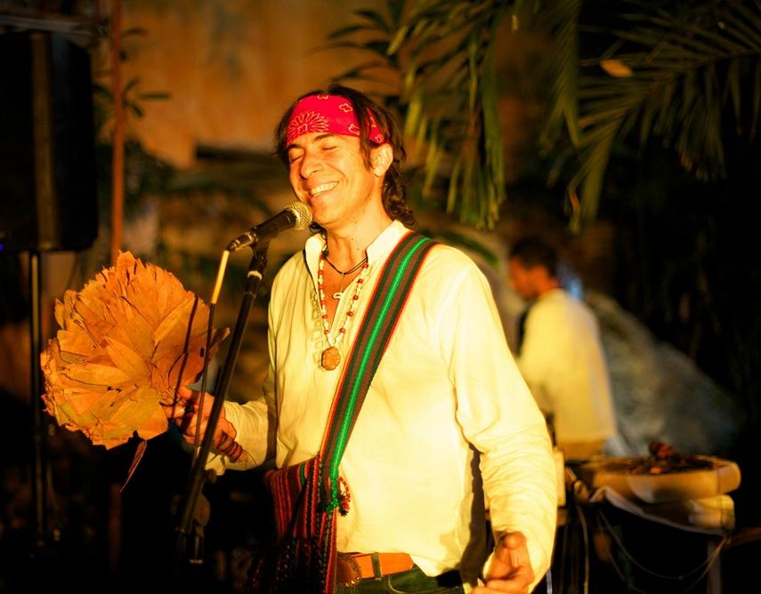 El cantautor venzolano Jesús Hidalgo. (CORTESÍA)