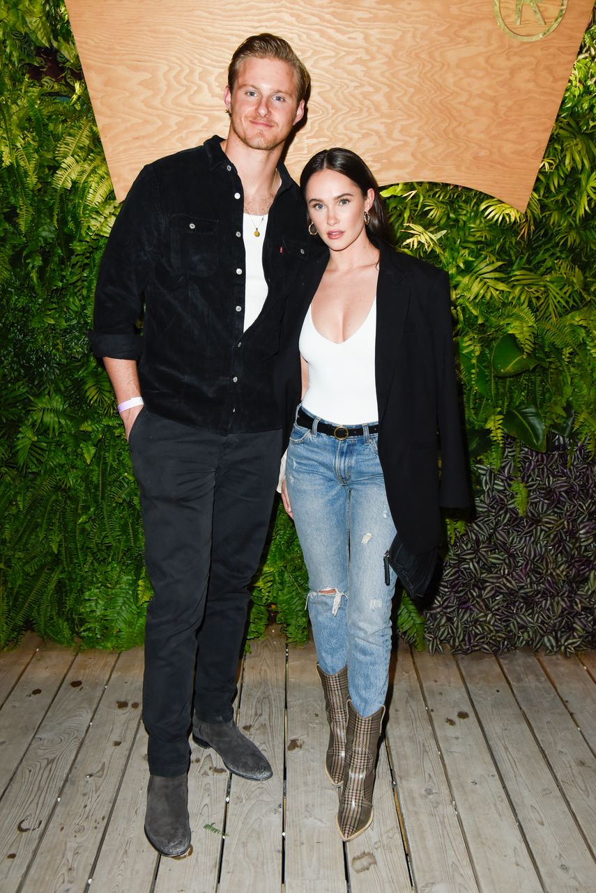 Alexander Ludwig y Kristy Dawn Dinsmore.