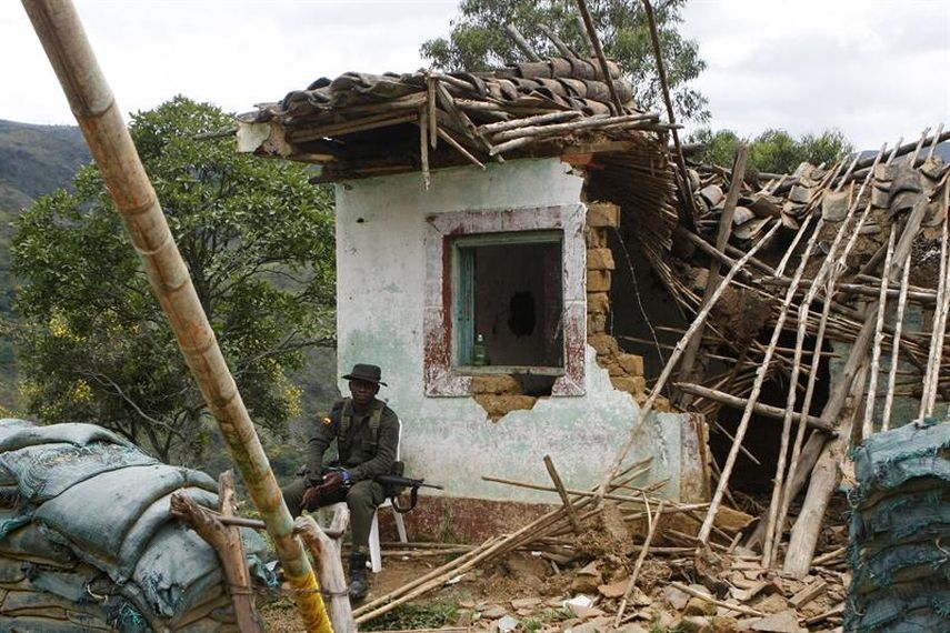 Las FARC denunciaron este miércoles que el bombardeo militar del 21 de mayo se ejecutó “con uso excesivo de la fuerza”.(EFE)